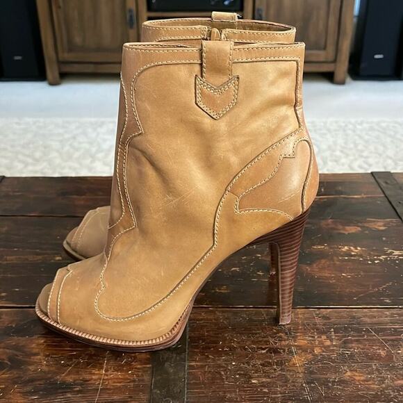 BCBGeneration Tan Leather Western Peeptoe Heels 4" Size 9 - Picture 1 of 8